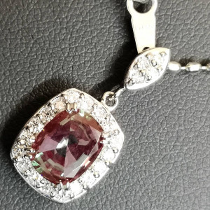 クレサンベール 再結晶 アレキサンドライト ネックレス Pt950/Pt850 2.31ct 0.49ct 箱・鑑別書付き